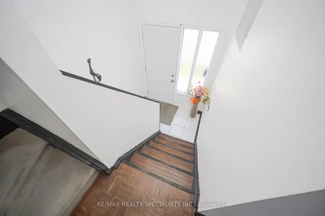 Additional image 36 of 28 Lincoln Crt