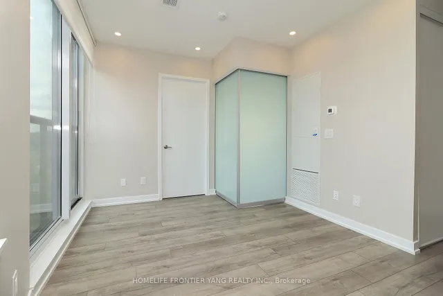 Additional image 8 of 3100 Keele St Unit 702