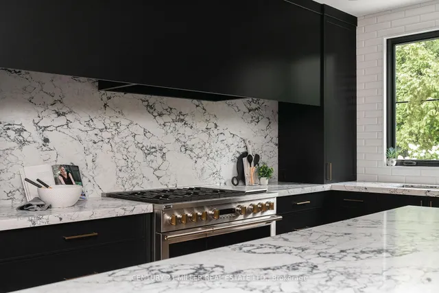 Additional image 18 of 935 Harvey Pl