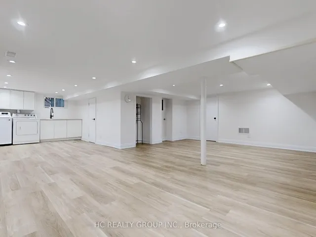 Additional image 41 of 124 Lawrence Ave