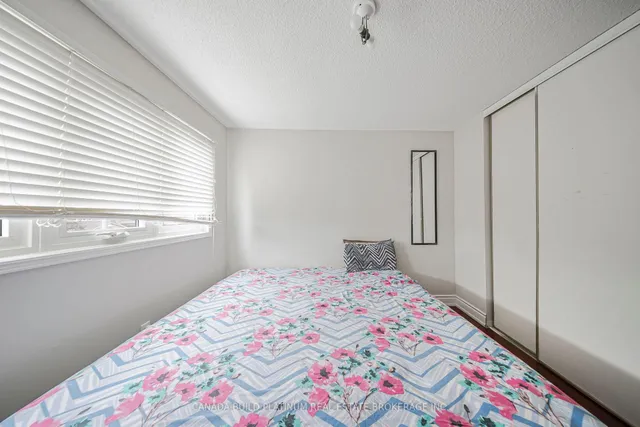 Additional image 32 of 71 Ravenswood Dr