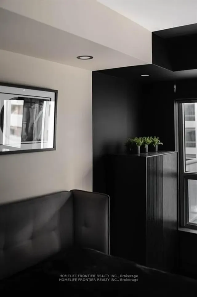 Additional image 31 of 388 Bloor St Unit 1107