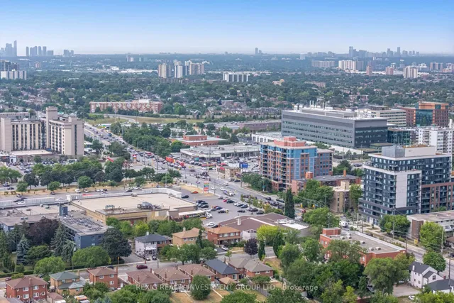 Additional image 33 of 50 George Butchart Dr Unit 723