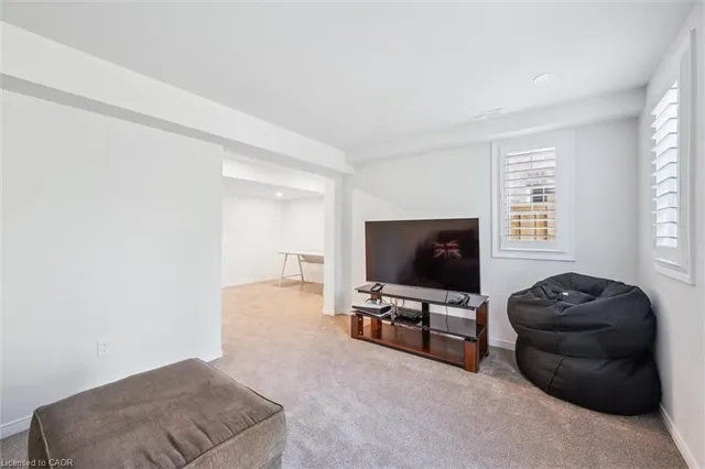 Additional image 28 of 29 Riverwalk Dr