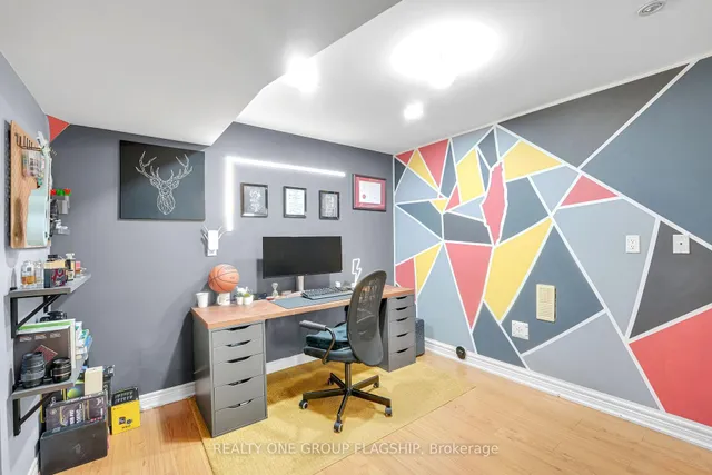 Additional image 40 of 1128 Knotty Pine Grve