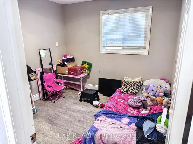 Additional image 20 of 28 Poinsettia Pl