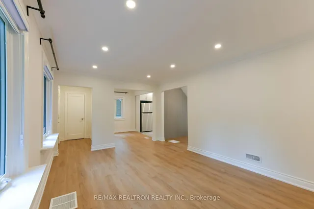 Additional image 6 of 150 Upper Canada Dr