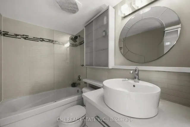 Additional image 20 of 18 Yonge St Unit 2603