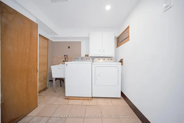 Additional image 42 of 28 Lincoln Crt