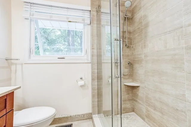 Additional image 34 of 1231 Kingsmead Cres