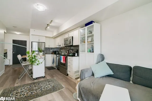 Additional image 15 of 3520 Danforth Ave Unit 609