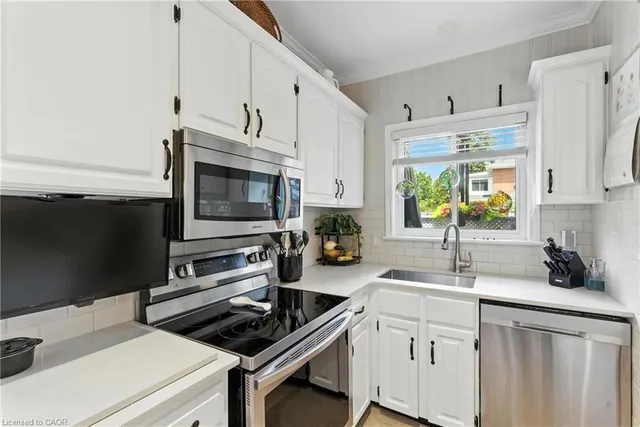 Additional image 14 of 98 Kensington Ave