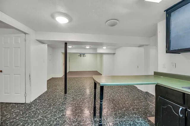 Additional image 38 of 70 Golfview Cres