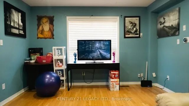 Additional image 11 of 25 Revelstoke Pl