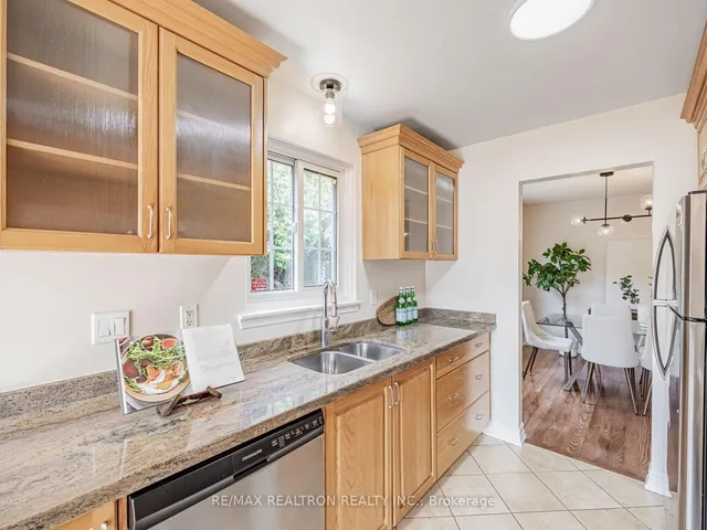 Additional image 16 of 32 Thatcher Crt