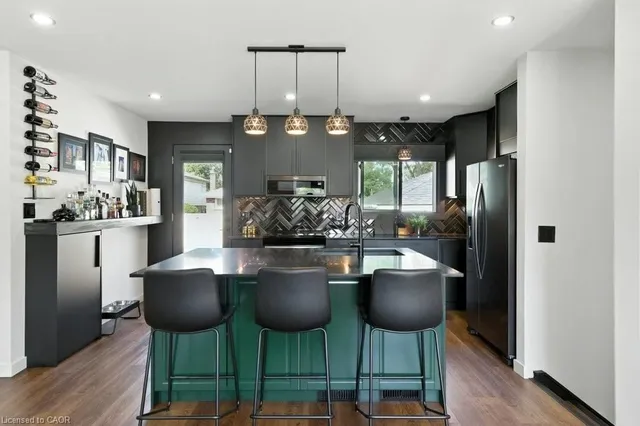 Additional image 13 of 30 Cloke Crt