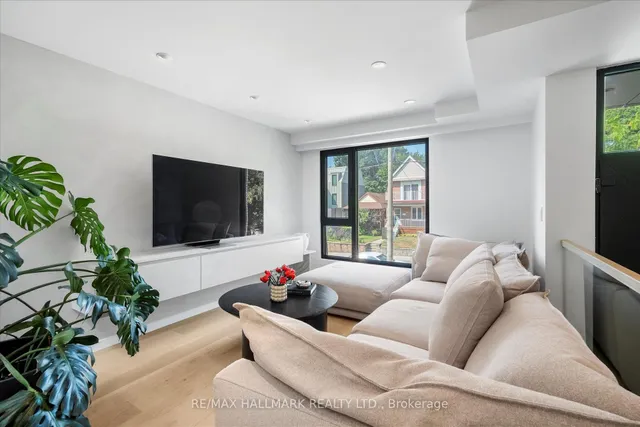 Additional image 5 of 31 Redwood Ave