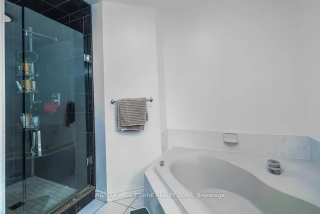 Additional image 32 of 14 SABLE Dr