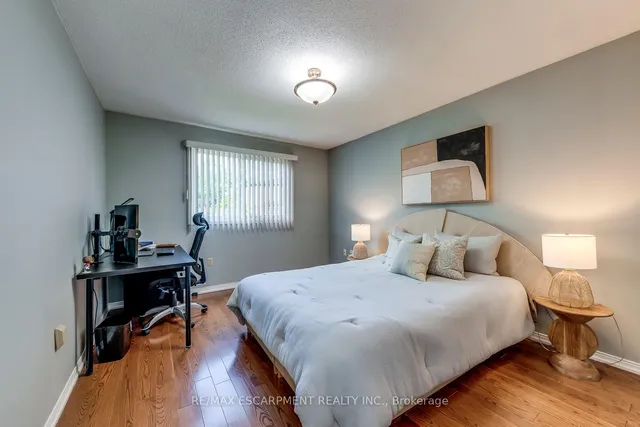 Additional image 26 of 2309 Malcolm Cres