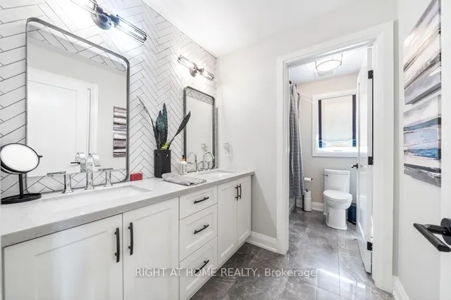 Additional image 22 of 89 Lloyminn Ave