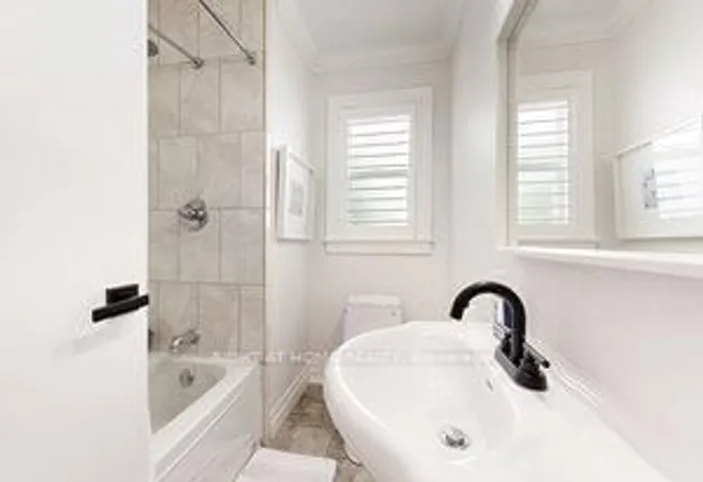 Additional image 24 of 66 CLIVEDEN Ave