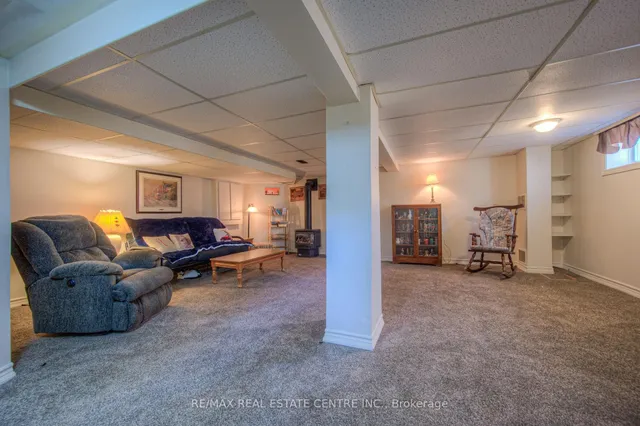 Additional image 32 of 14 Barons Ave