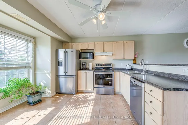 Additional image 15 of 1820 Walkers Line Unit 211