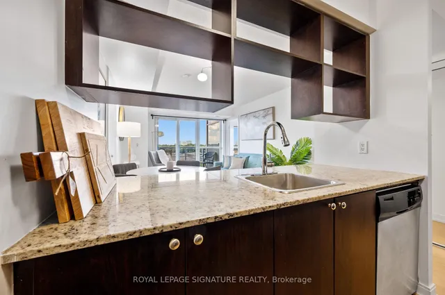 Additional image 10 of 181 Village Green Sq Unit 921