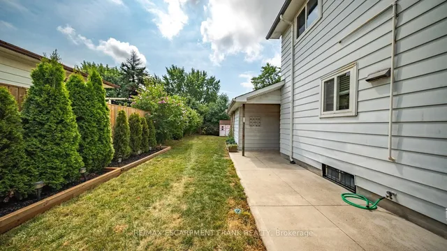 Additional image 38 of 1 YORKDALE Cres