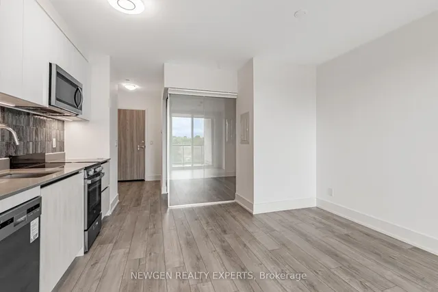 Additional image 17 of 3100 Keele St Unit 521