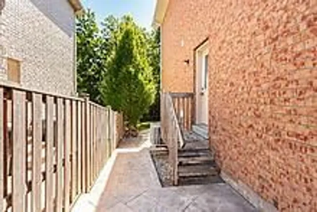 Additional image 45 of 36 Valleyridge Cres