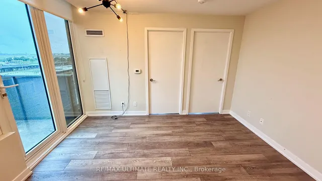 Additional image 29 of 38 Monte Kwinter Crt Unit 720