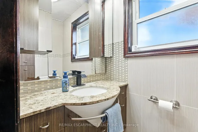 Additional image 23 of 5 Mazza Ave