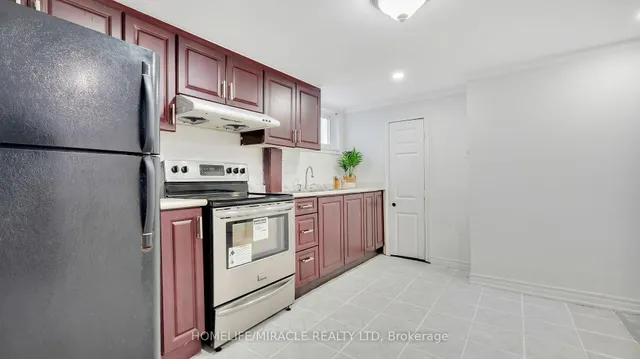 Additional image 36 of 8 Hollyhedge Dr