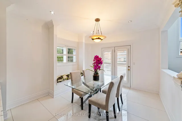 Additional image 18 of 18 Regis Circ