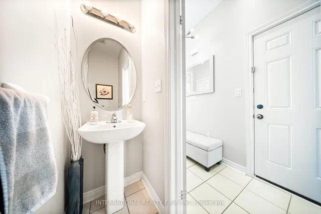 Additional image 13 of 8 Hogan Manor Dr