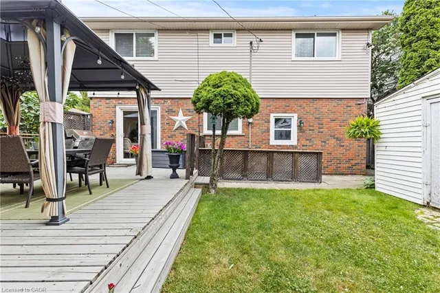 Additional image 26 of 992 Garth St