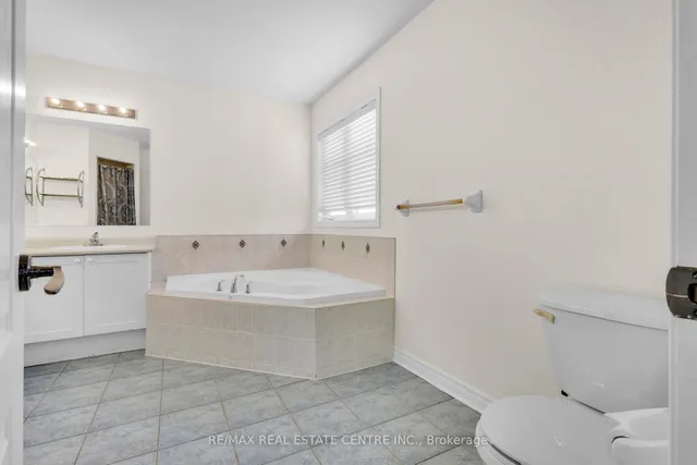 Additional image 23 of 30 El Camino Way