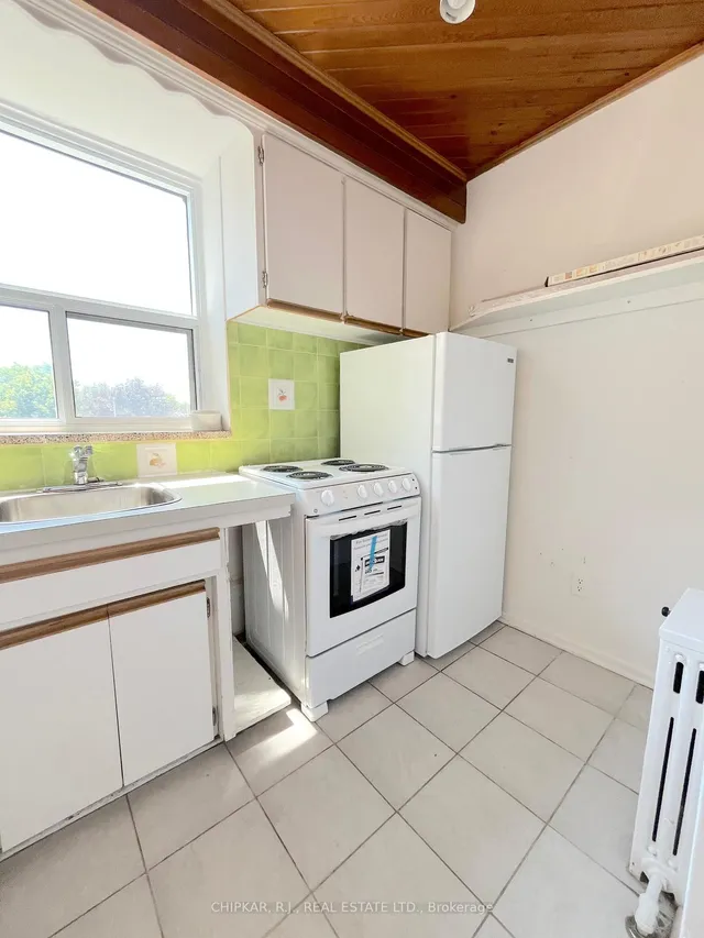 Additional image 5 of 2000 Bloor St Unit 315