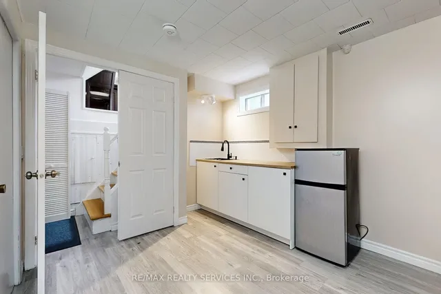Additional image 25 of 10 Minton Pl