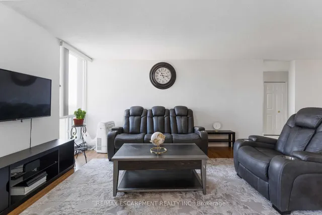 Additional image 4 of 75 Glenburn Crt Unit 1004