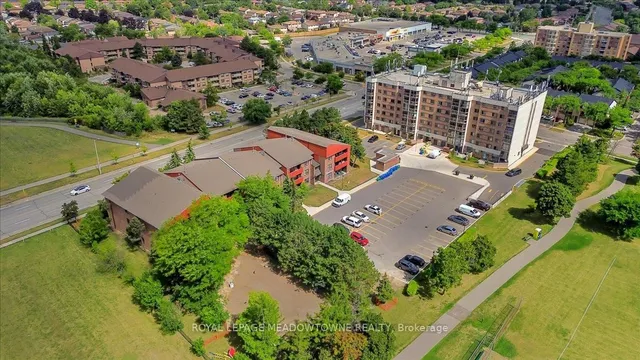 Additional image 31 of 836 Greycedar Cres