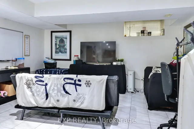 Additional image 26 of 28 Poinsettia Pl