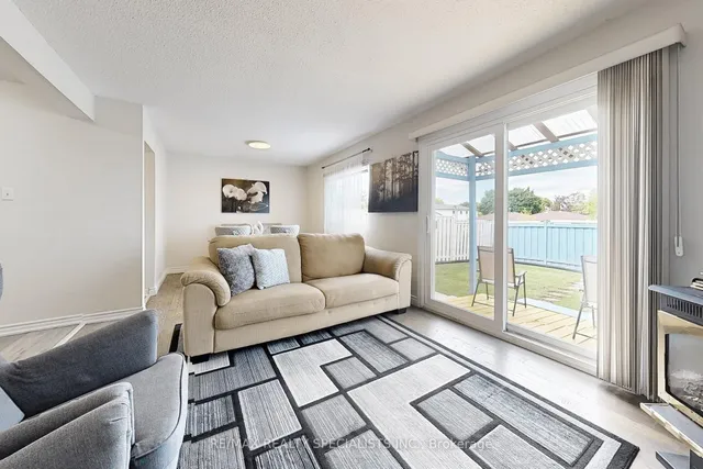 Additional image 3 of 17 Gladstone Sq