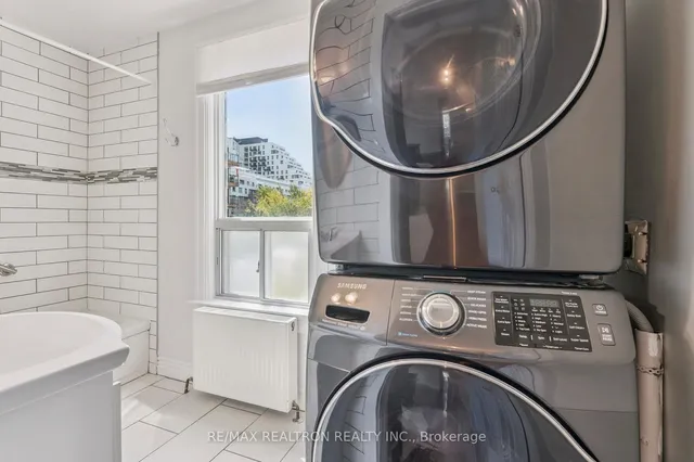 Additional image 34 of 10 Coxwell Ave