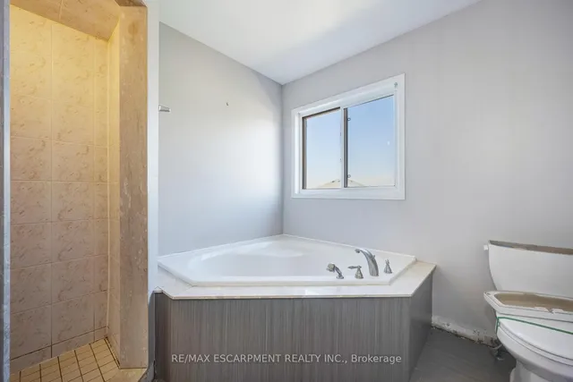 Additional image 23 of 6544 Opera Glass Cres