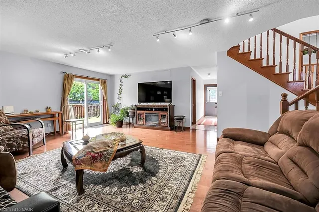 Additional image 28 of 140 Solomon Cres