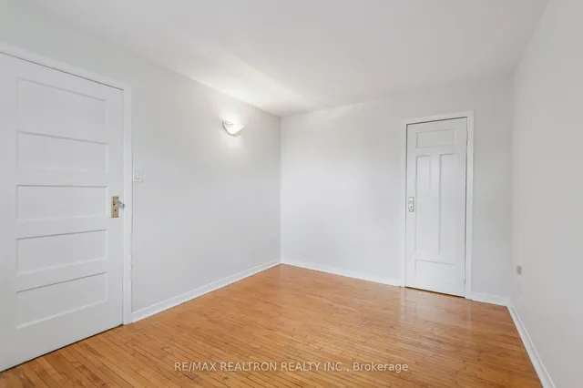 Additional image 42 of 10 Coxwell Ave