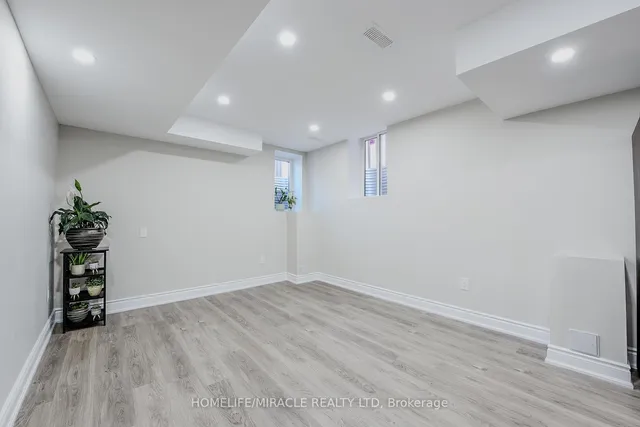 Additional image 35 of 122 Bonnie Braes Dr