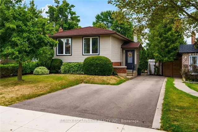 444 QUEEN VICTORIA Dr